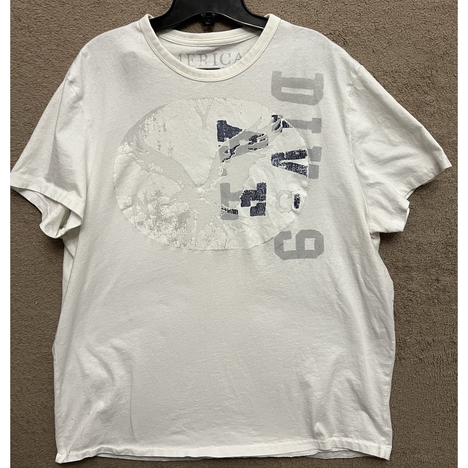 American Eagle White Graphic Tshirt Xl 100% Cotton